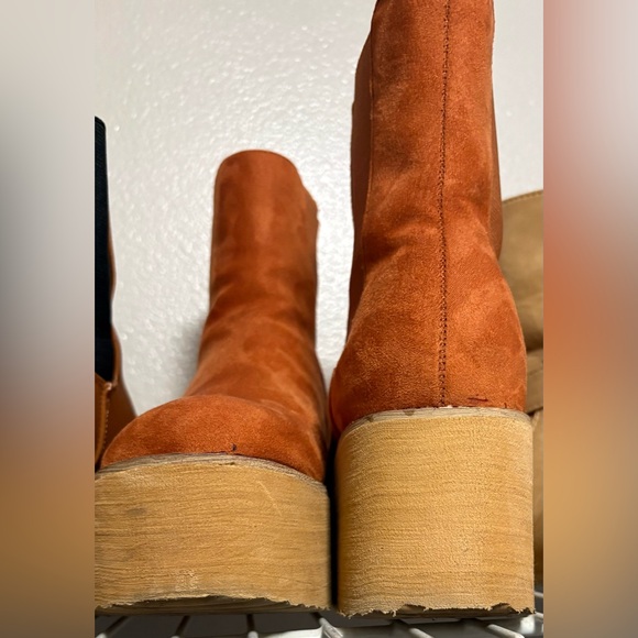 Shu Shop Yoshi Platform Suede Platform Chelsea Boots - Picture 4 of 4